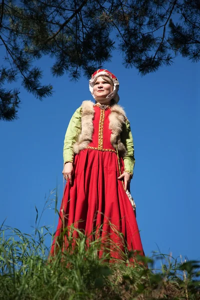 Menina em roupas históricas europeias — Fotografia de Stock