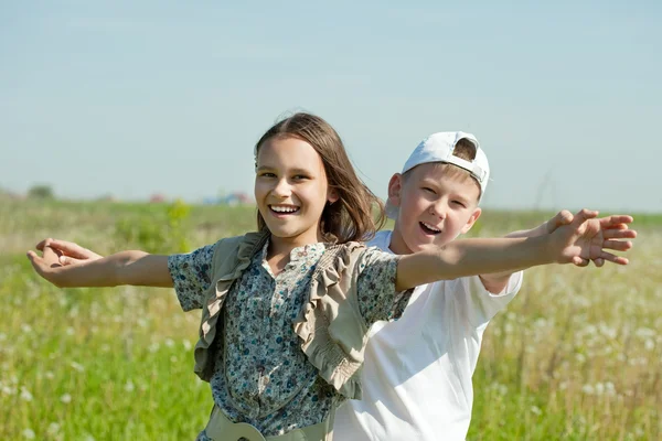 Dois adolescentes felizes juntos — Fotografia de Stock