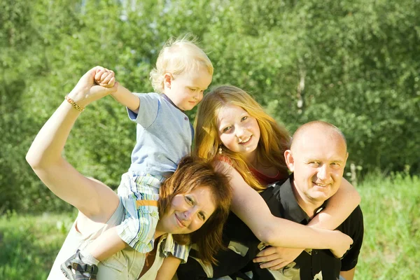Happy family — Stock Photo, Image