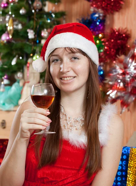 Frau feiert Weihnachten — Stockfoto