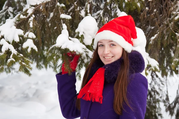 Kvinna i jul hatt — Stockfoto