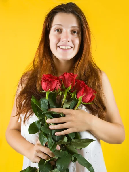 Retrato de menina com rosas — Fotografia de Stock