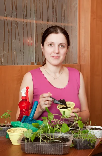 Vrouwelijke tuinman — Stockfoto