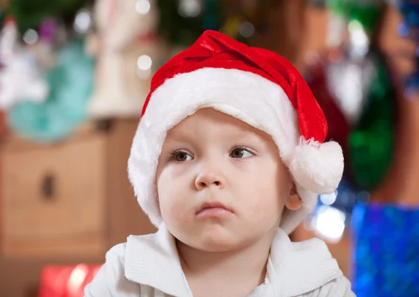 Αγόρι στο καπέλο Χριστούγεννα — Φωτογραφία Αρχείου