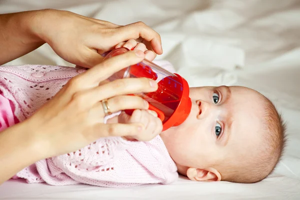 Feeding procedure of little baby — Stock Photo, Image