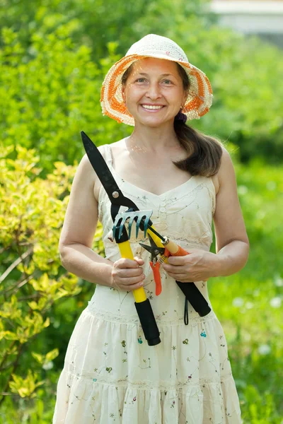 Gardening mature woman — Stock Photo, Image
