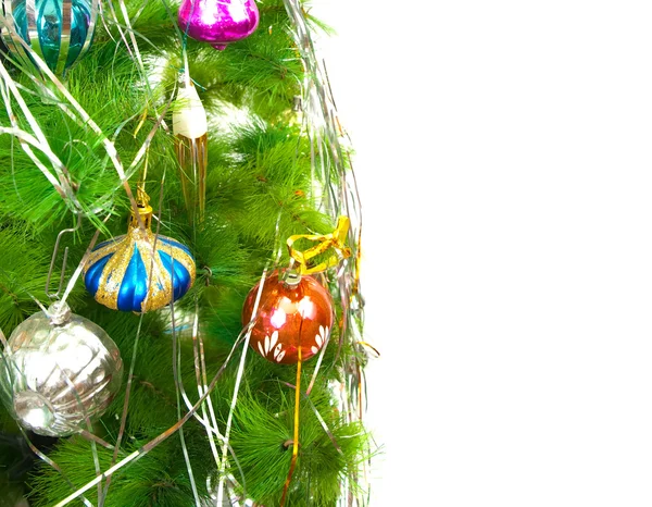 Рождественская елка с цветными шарами — стоковое фото