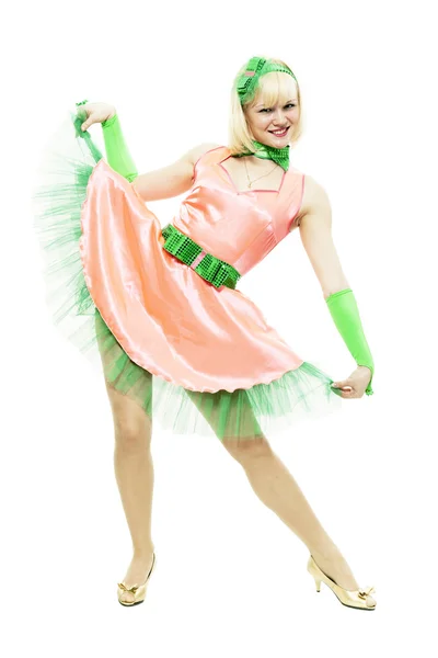 Parlak renkli elbiseli şık genç kadın — Stok fotoğraf