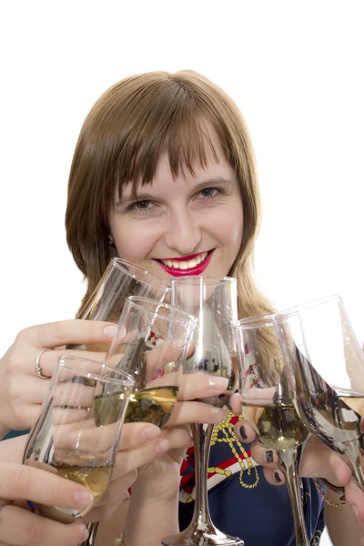 Lachende brunette met een glas wijn — Stockfoto