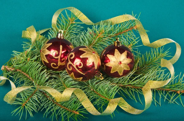 トウヒのクリスマスの装飾 — ストック写真