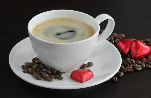 Filiżanka kawa i słodycze — Zdjęcie stockowe