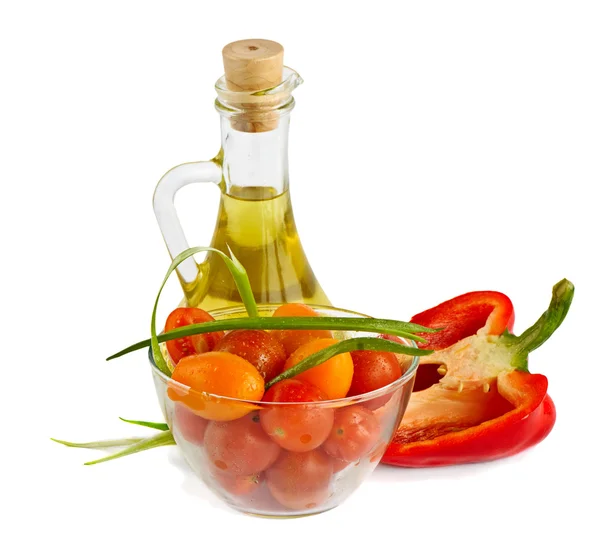Olijfolie en tuin salade — Stockfoto