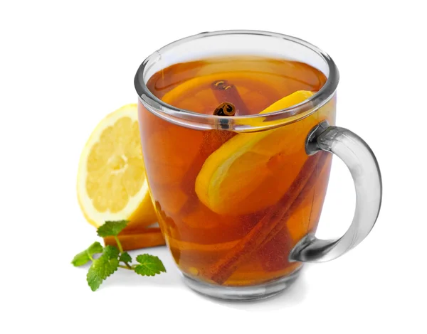 Tee mit Zitrone isoliert auf weißem Hintergrund — Stockfoto