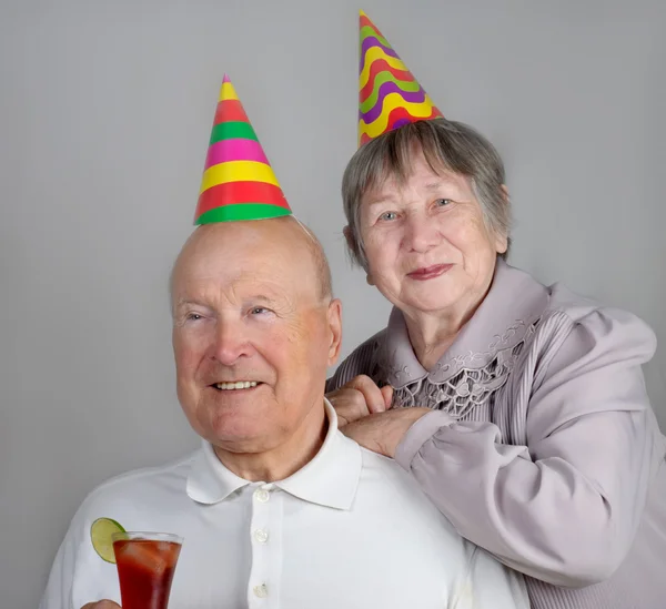 Retrato de um homem e uma mulher idosos felizes — Fotografia de Stock