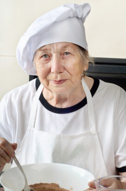 kadın kıdemli cook