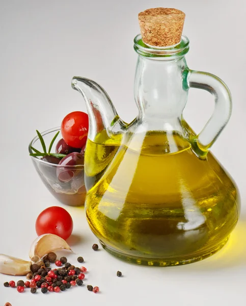 Оливкова олія та помідори — стокове фото
