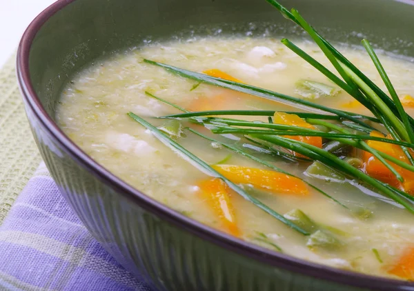 Cuenco de sopa de verduras de pollo —  Fotos de Stock