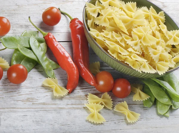 Italské těstoviny se zeleninou — Stock fotografie