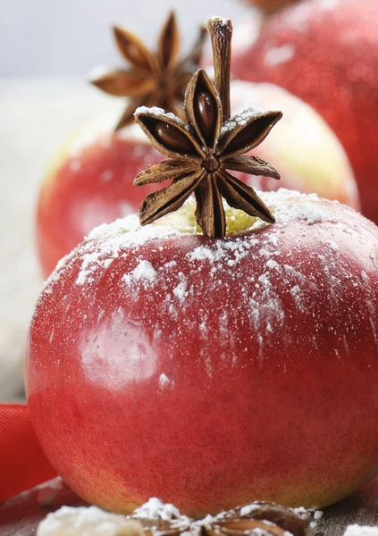 Rode appels en specerijen — Stockfoto