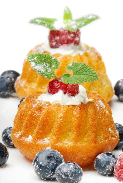 Muffins with berries — Stock Photo, Image