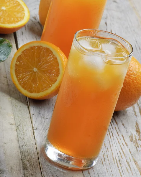 Succo d'arancia e arancia — Foto Stock