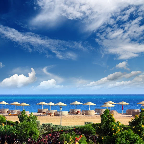 Tropical beach resort — Stockfoto