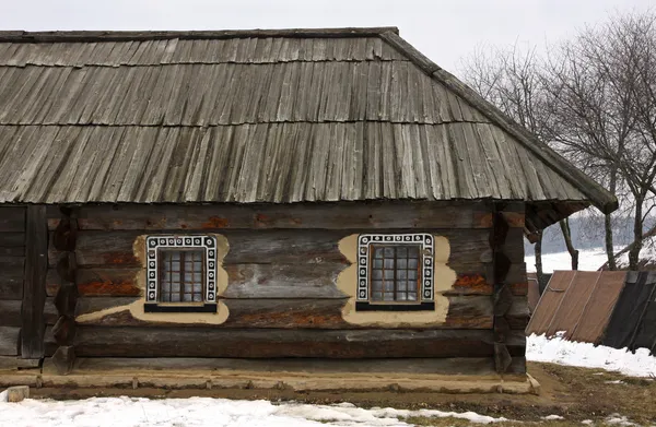 Oud traditioneel huis in Oekraïne — Stockfoto