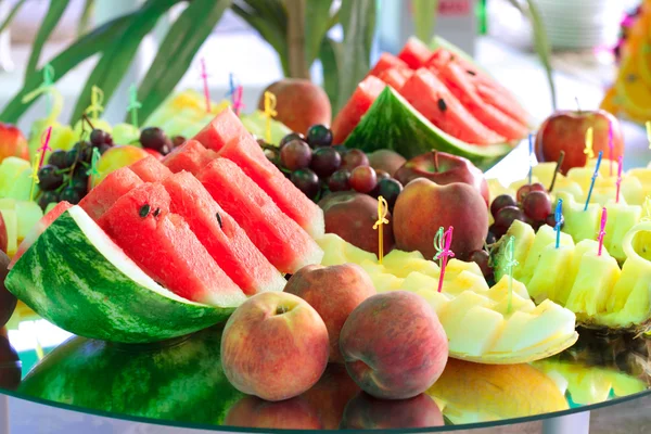 Frutta su specchiera — Foto Stock