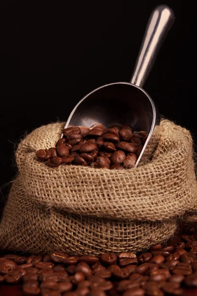 Kaffebönor spilla — Stockfoto
