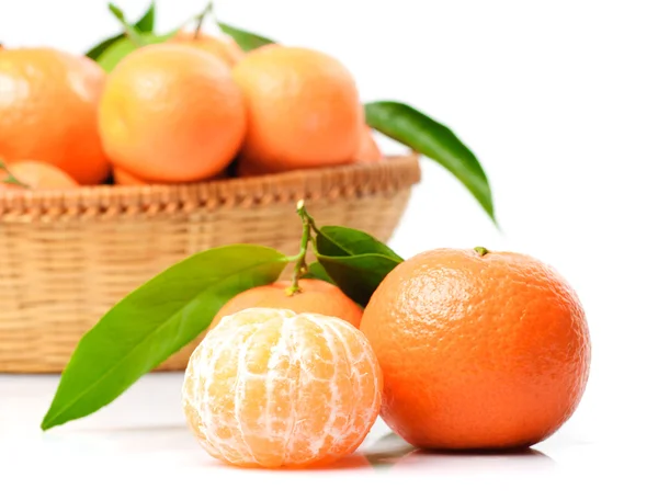 Tangeriner isolerad på vit — Stockfoto