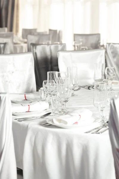 Weißes Hochzeits-Tischset — Stockfoto