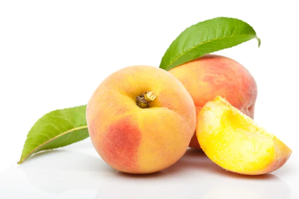 Peach isolated — Stock Photo, Image