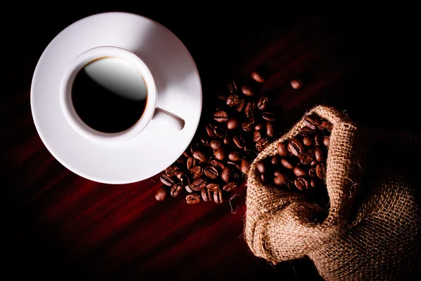 Koffie en jute zak — Stockfoto