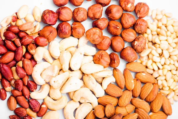 Hromadu různých ořechů — Stock fotografie
