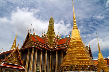 wat phra kaeo, grand palace (bangkok içinde muhteşem altın stupa