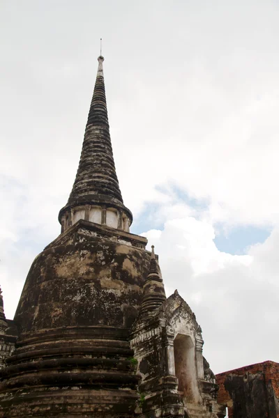 Pagoda en el templo de Wat Chaiwattanaram, Ayutthaya, Tailandia — Foto de Stock