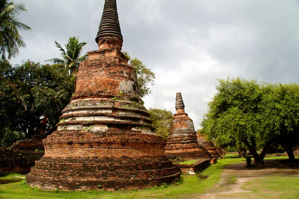 Pagode au temple Wat Chaiwattanaram — Photo