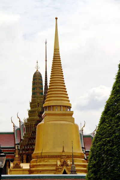 Χρυσή παγόδα στο grand palace Μπανγκόκ Ταϊλάνδη — Φωτογραφία Αρχείου