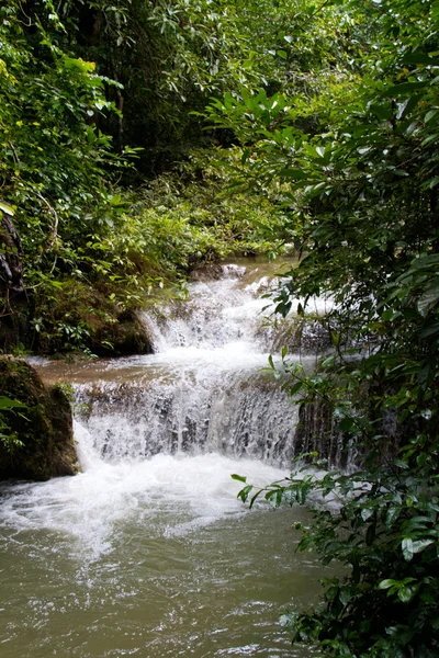 Erawan vodopád, Kanchanaburi, Thajsko Stock Fotografie