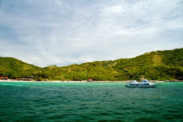 Όμορφη μπλε θάλασσα από νησιά similan στην Ταϊλάνδη, την Ασία — Φωτογραφία Αρχείου