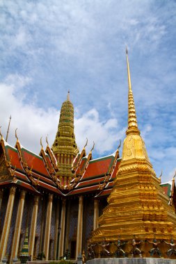 wat phra kaeo, grand palace (bangkok içinde muhteşem altın stupa