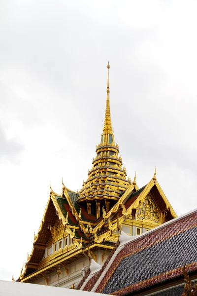 รายละเอียดของพระราชวังแกรนด์ในกรุงเทพฯ ประเทศไทย — ภาพถ่ายสต็อก