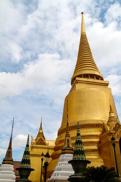 Goldene Pagode im Großen Palast Bangkok Thailand — Stockfoto