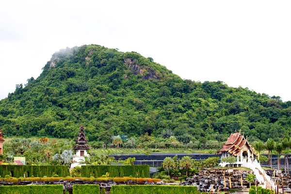 Nongnooch Trooppinen kasvitieteellinen puutarha, Pattaya — kuvapankkivalokuva