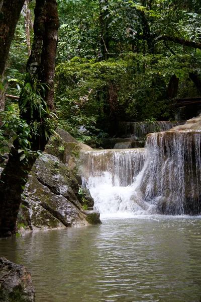 Cascade d'Erawan, Kanchanaburi, Thaïlande Images De Stock Libres De Droits