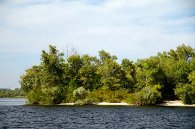 Dnipro Nehri'nin kıyısında