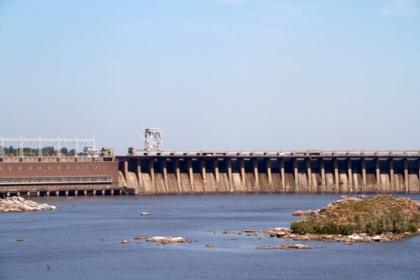 Гидроэлектростанция. Река Днепр. Запорожье. Украинка
