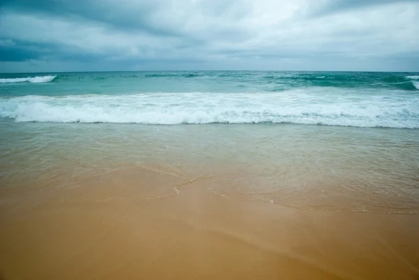 Beautiful stormy beach — Stock Photo, Image