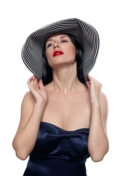 Geniş ağzına kadar şapkalı bir kadın — Stok fotoğraf