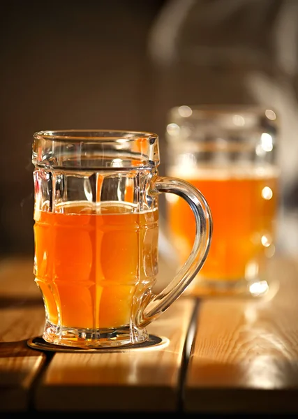 Iki bira bardağı — Stok fotoğraf